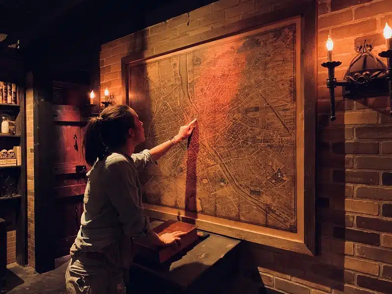 Escape Game Paris : Comment résoudre une enquête à la Agatha Christie ?