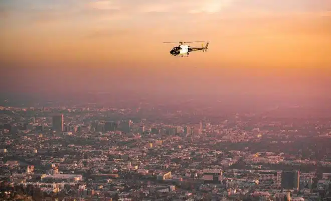 Voler en hélicoptère au-dessus de Paris