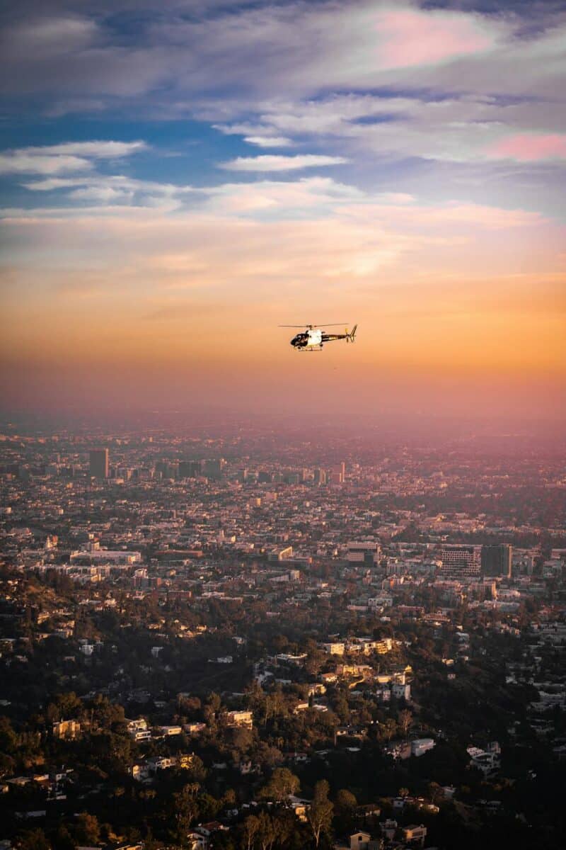 Voler en hélicoptère au-dessus de Paris