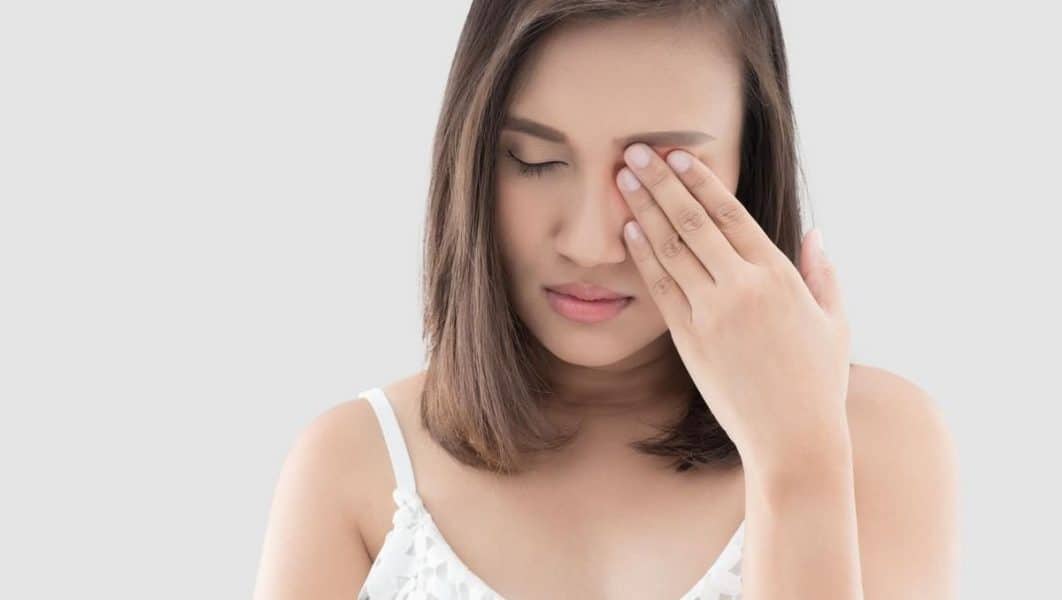 Quelles sont les causes du kaléidoscope Vision ? Dans les deux yeux, dans un œil, périphérique