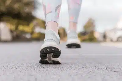 Les bienfaits de la marche à pied pour votre santé à Paris