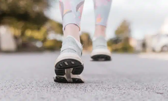 Les bienfaits de la marche à pied pour votre santé à Paris